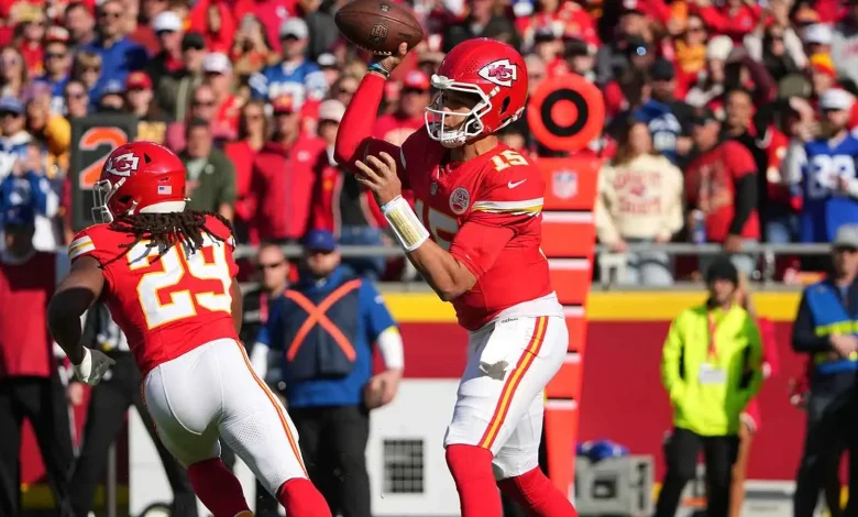 Patrick Mahomes’ first pass vs. Colts is an absolutely disastrous interception
