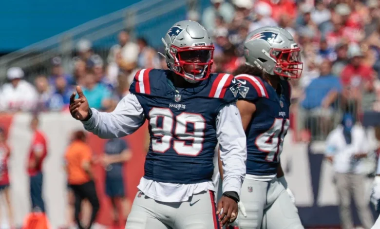 Patriots trade White to 49ers, Dugger to Steelers