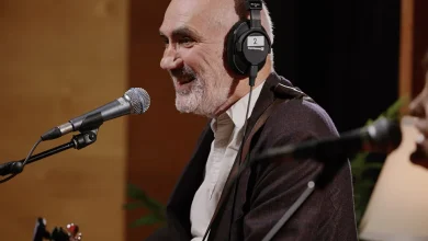 Paul Kelly Takes On A Kylie Minogue Classic For 'Like A Version'