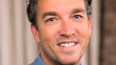 Peak holiday season checklist: 3 ways to win shoppers and build loyalty