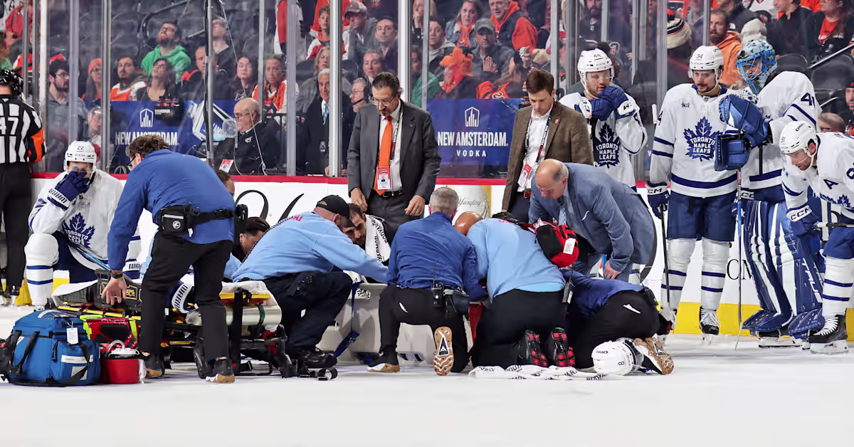 Pelottava loukkaantuminen hiljensi hallin NHL:ssä – Mikko Rantanen alisti Florida-tähteä