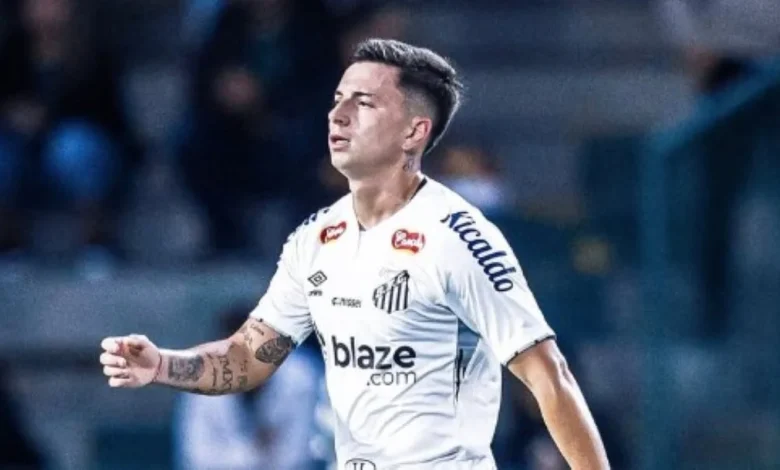 Pênalti para Santos! Matheus Alexandre derruba Barreal e Peixe pressiona Sport pelo Brasileirão