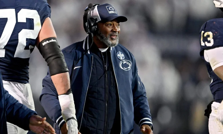 Penn State interim coach Terry Smith wore a pin to honor Joe Paterno. Here’s why