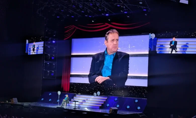 Peter Kay says 'what shall I do?' as Liverpool show halted