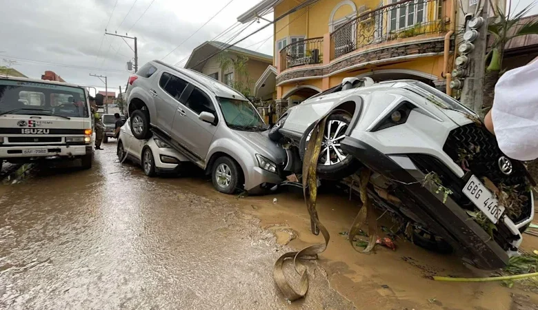 Philippines declares state of emergency as Typhoon Kalmaegi leaves more than 100 dead