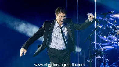 Photo Gallery: Cliff Richard is Wired for Sound in Australia