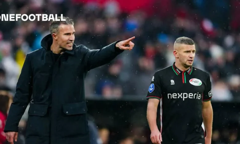 Pierre van Hooijdonk – Robin van Persie battling to save his job