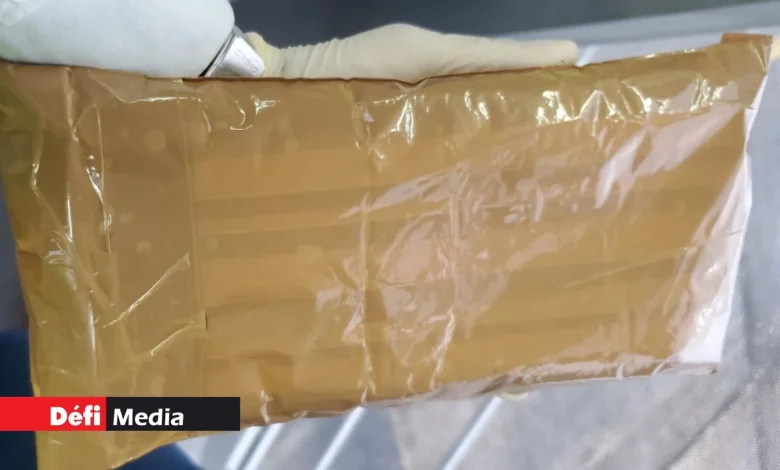 Plaisance : Rs 13 millions d’héroïne abandonnée à bord d’un avion de la South African Airways