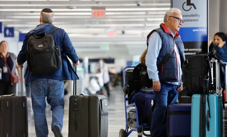 Planning to travel for Thanksgiving? Here's when traffic will be the worst.