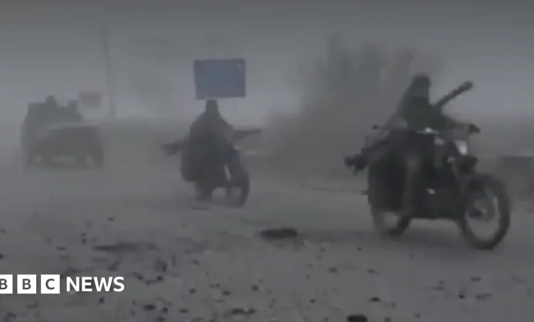 Pokrovsk: Russian forces use fog cover to push further into key Ukraine town