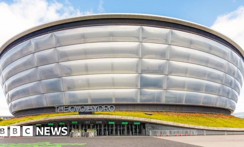 Police probe multiple reports of phone thefts at Hydro gig