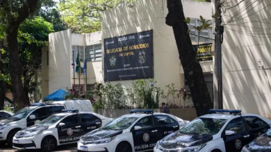 Polícia investiga morte de homem a tiros em comunidade de Bangu