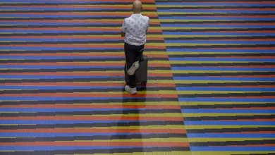 Por la tensión con EE.UU., Venezuela enfrenta una crisis aérea y queda aún más aislada