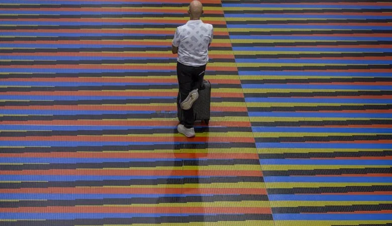 Por la tensión con EE.UU., Venezuela enfrenta una crisis aérea y queda aún más aislada