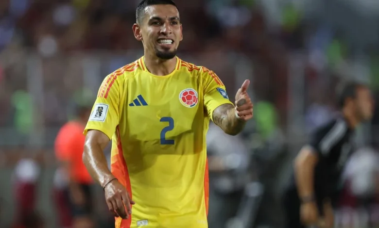 Por qué no juega Daniel Muñoz y quién lo reemplaza en Colombia vs Nueva Zelanda