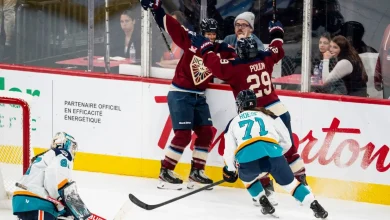 Poulin, Roque and Desbiens lead Victoire to win over Sirens in home opener