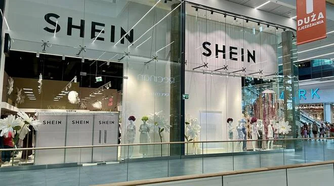 Pourquoi les protestations contre Shein en France rassemblent la droite et la gauche