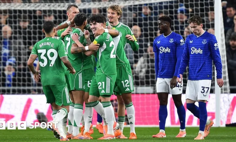 Premier League LIVE: Brentford vs Burnley, Man City vs Leeds & Sunderland vs Bournemouth - scores