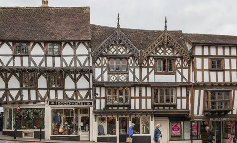 Pretty UK market town with 900 years of history and 'friendly feel'