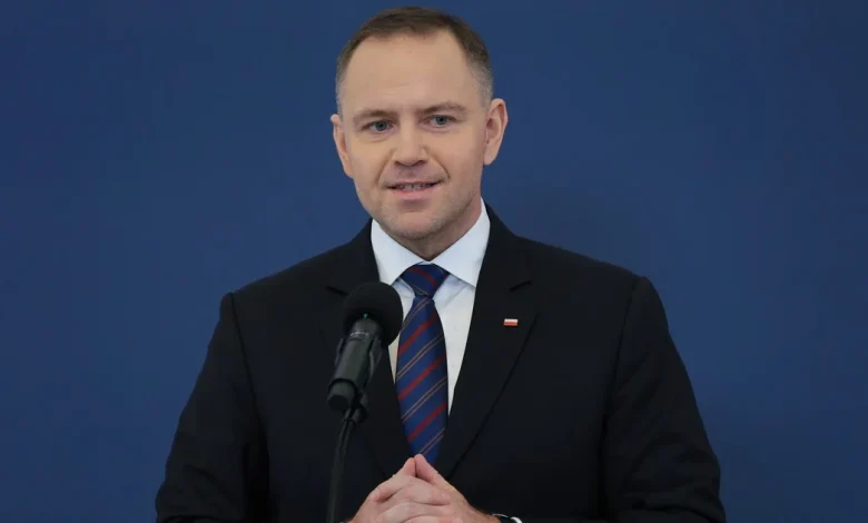 Prezydent Nawrocki musi obłaskawić narodowców. Wystraszył się ich furii