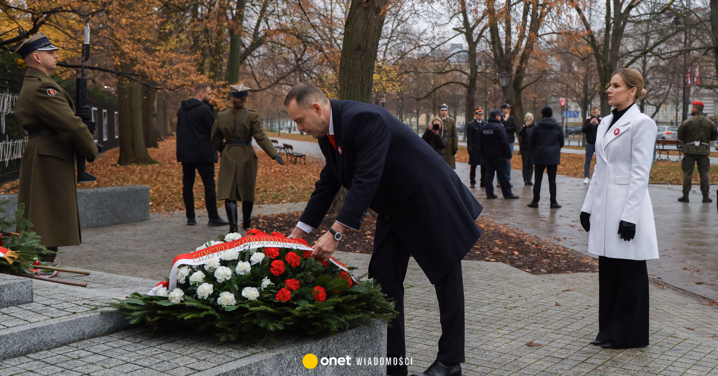 Prezydent złożył wieńce pod sześcioma pomnikami. "Hołd dla Ojców naszej Niepodległości"