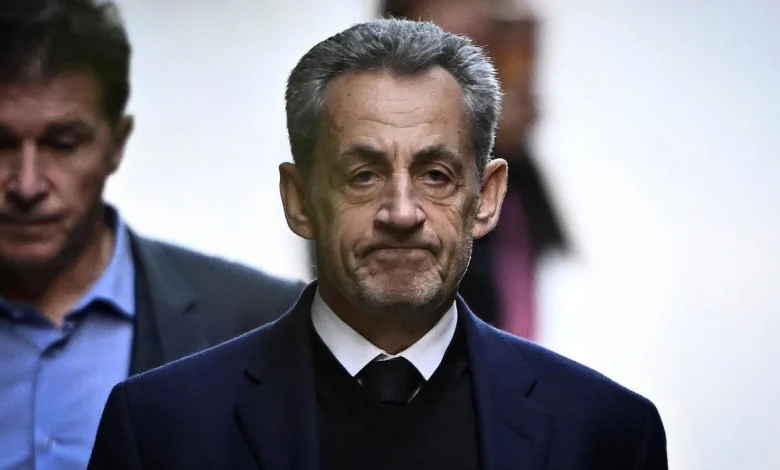 Procès libyen: la justice française ordonne la remise en liberté de l'ancien président Nicolas Sarkozy