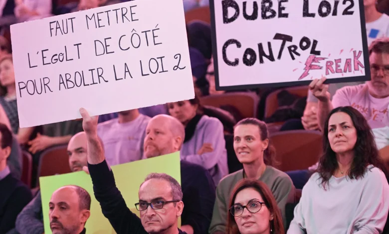 Protest at Bell Centre: Legault invites doctors to return to negotiating table