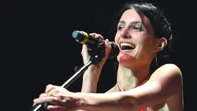 Proud Girl Dad Moment: Tim McGraw Brings Out Daughter Audrey for Surprise “Barracuda” Performance