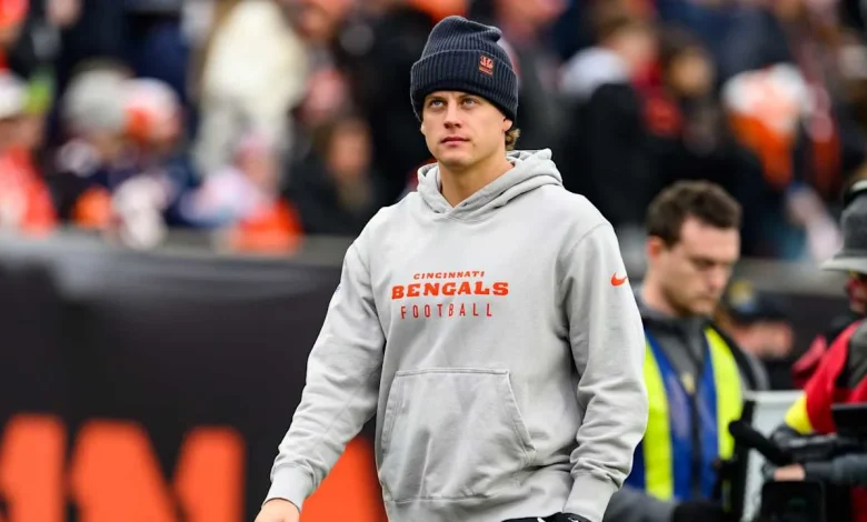 QB Joe Burrow Returns to Practice in Limited Capacity | BENGALS ROSTER UPDATE