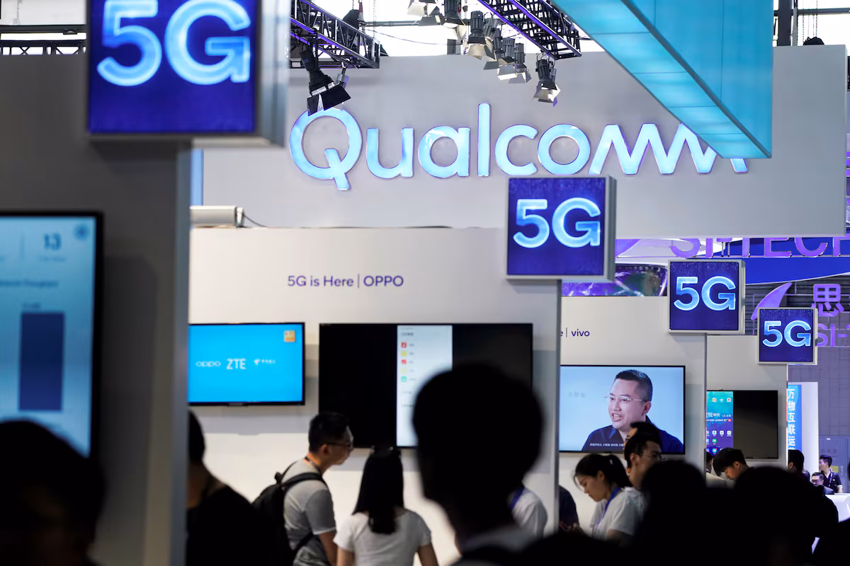 Qualcomm forecasts first-quarter results above estimates due to bump in smartphone demand