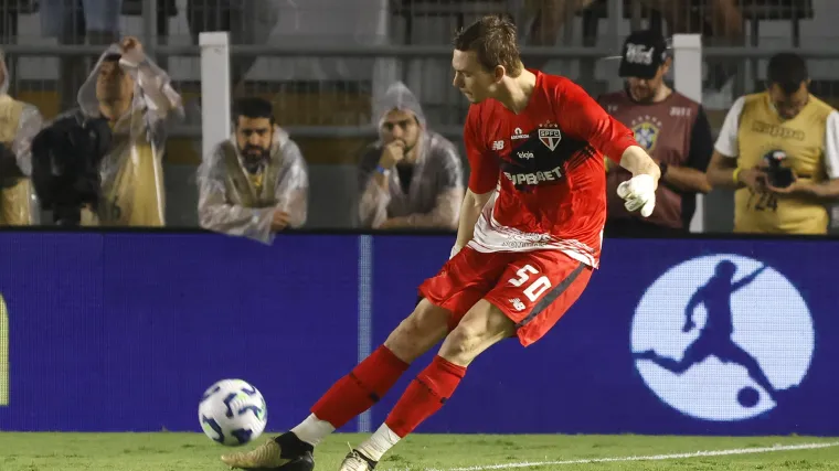 Quem é Young, goleiro do São Paulo contra o Fluminense? Números e contrato