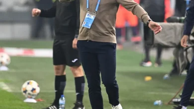 Rădoi, „trădat” de un rapidist! Le-a dat informații adversarilor Craiovei: „Chiar l-am rugat după meci, nu s-a putut abține” + Vor fi peste 1000 de fani olteni la Viena