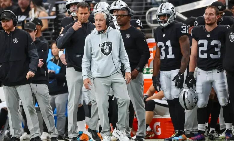 Raiders coach, QB speak to media following loss to Browns