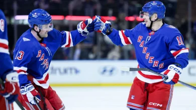 Rangers score 6, cruise past Predators for 1st home win of season