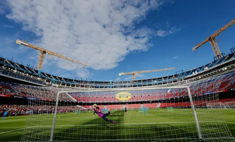 Raphinha y Joan García listos para el regreso del Barcelona al Camp Nou