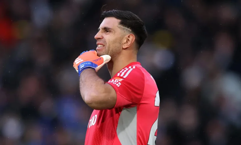 'Rare weekly error!' - Another Emi Martinez howler has Man Utd fans breathing sigh of relief after giving away Aston Villa goal