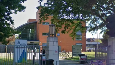Reading College placed in LOCKDOWN after 'multiple people stabbed and fireworks lit on campus'
