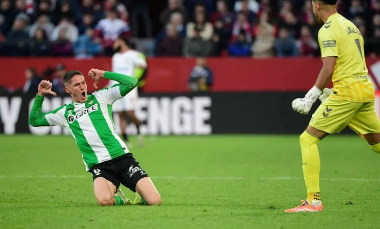 Real Betis secure derby bragging rights with firey win against 10-man Sevilla