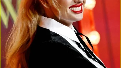 Rebel Wilson Premieres New Christmas Movie in London with Kiefer Sutherland!