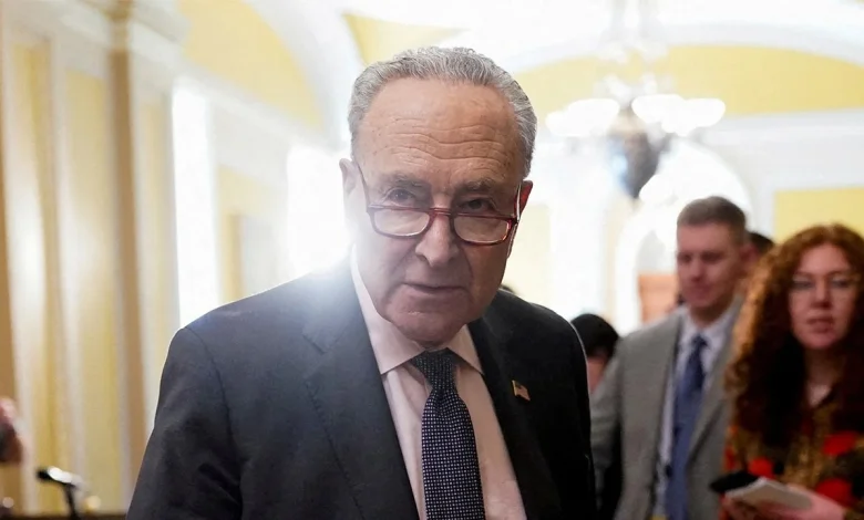 Reckoning looms for politicians as longest government shutdown persists