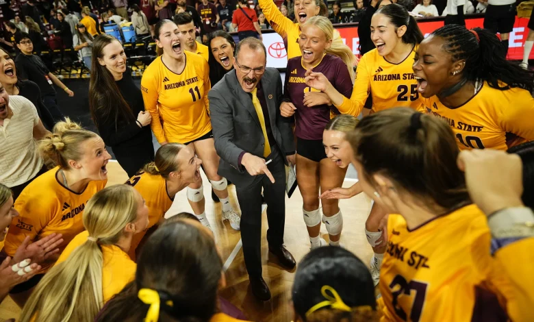Record crowd sees #8 volleyball beat Arizona in four