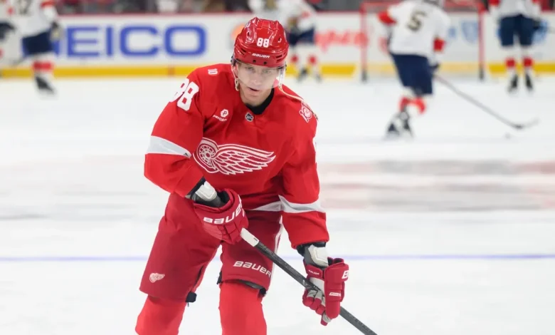 Red Wings' Patrick Kane goes through full practice but return still uncertain