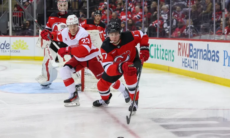 Red Wings Roll Into Jersey Riding Hot Stretch For Clash With Devils