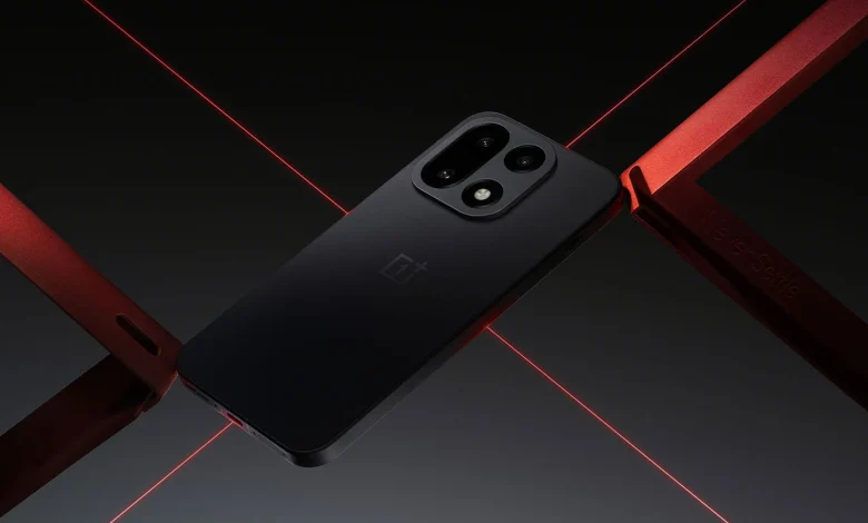 Redesigned OnePlus 15 Ditches Hasselblad for a Brand-New Triple Camera System