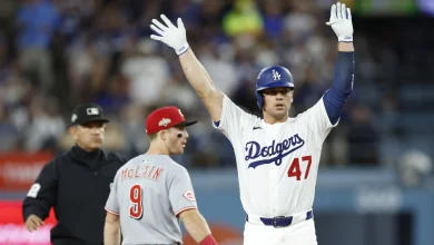 Reds acquire Dodgers catcher