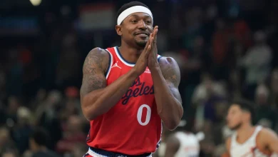Report: Clippers' Beal to have season-ending surgery on fractured hip