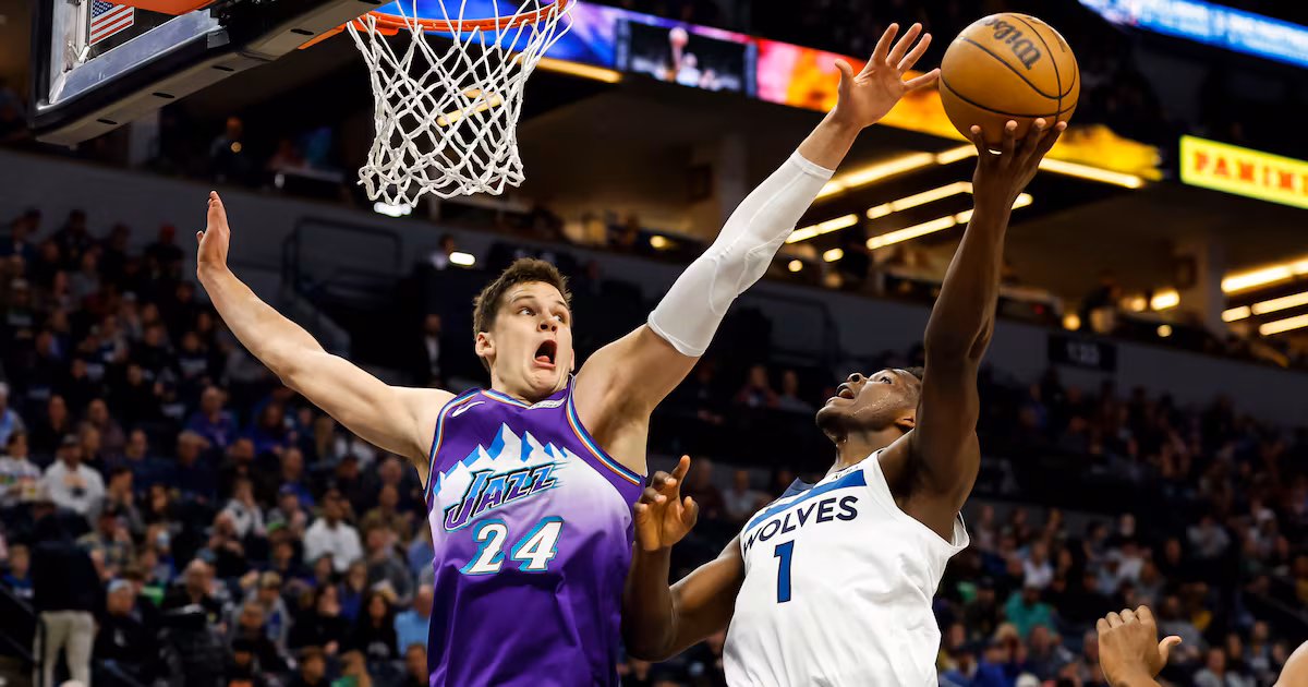 Report: Jazz’s Kessler (shoulder) out for the season