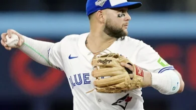 Report: Multiple teams interested in Bichette as 2B or 3B