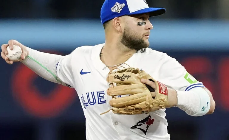 Report: Multiple teams interested in Bichette as 2B or 3B