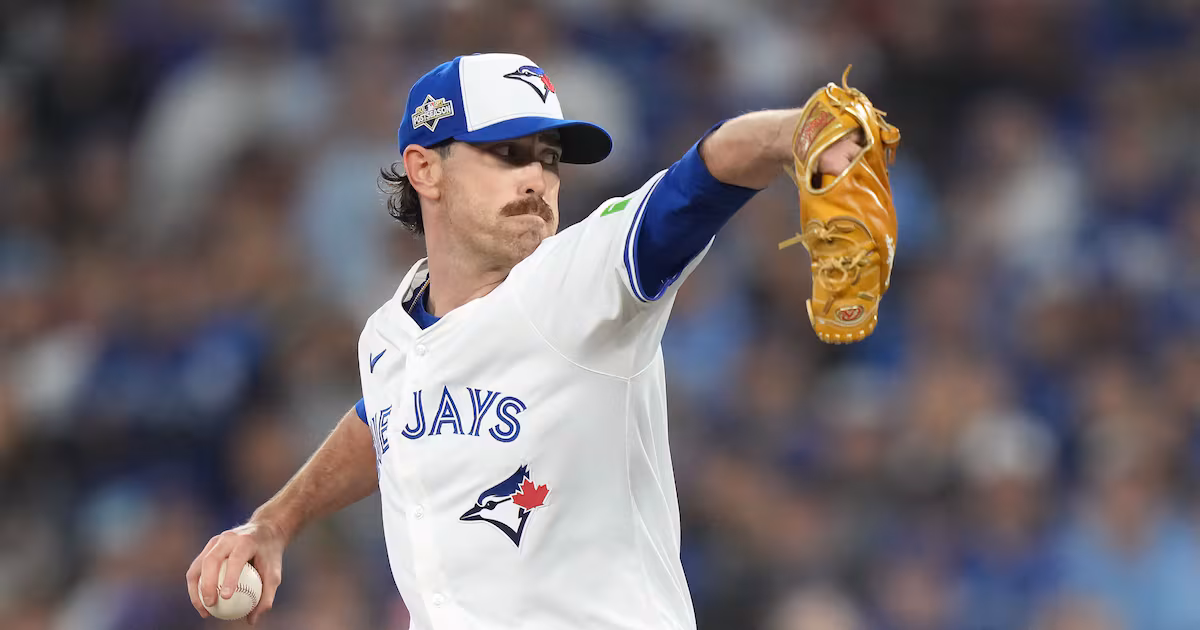 Reports: Bieber opts in, remains with Blue Jays